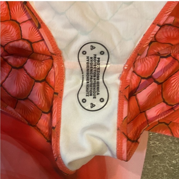 Red Flowy Mermaid Scale 2 Piece Swimsuit (NWOT) - Picture 5 of 10